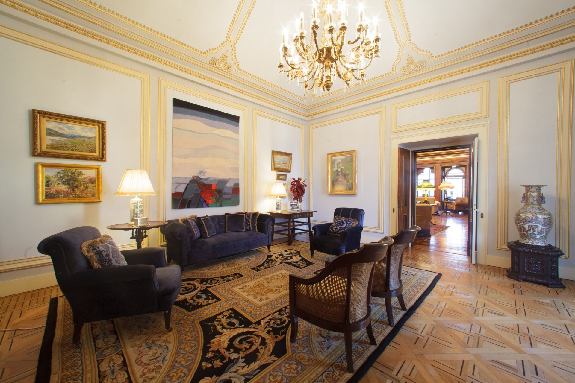 Quarto de dormir do Rei D. Luís, hoje gabinete para audiências com o Presidente da República.