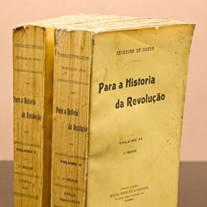 Obra escrita pelo presidente do Conselho de Ministros, António Teixeira de Sousa, procurando ilibar-se de responsabilidades da queda da Monarquia. Contém várias referências ao último banquete, no Palácio de Belém. Saiu em dois volumes e foi publicada em 1912.