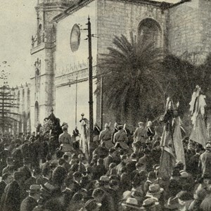Excerto da reportagem fotográfica dos «funerais de Teófilo Braga». Ilustração Portuguesa, n.º 938.
